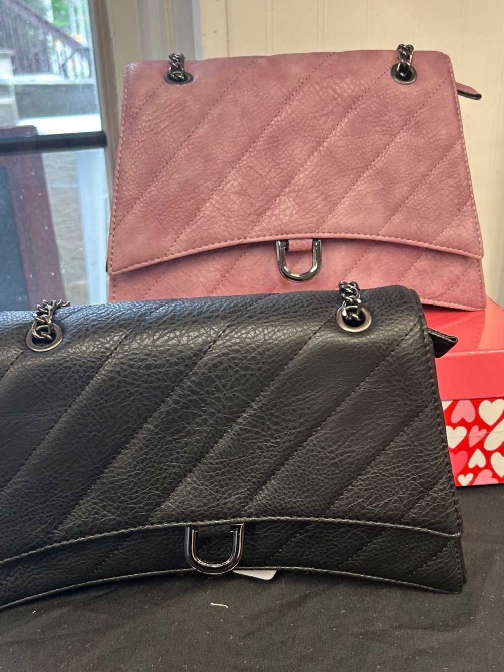 Handbag - Picture 1 of 3